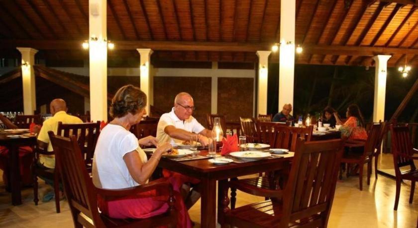 Whispering Palms Hotel Bentota Dış mekan fotoğraf